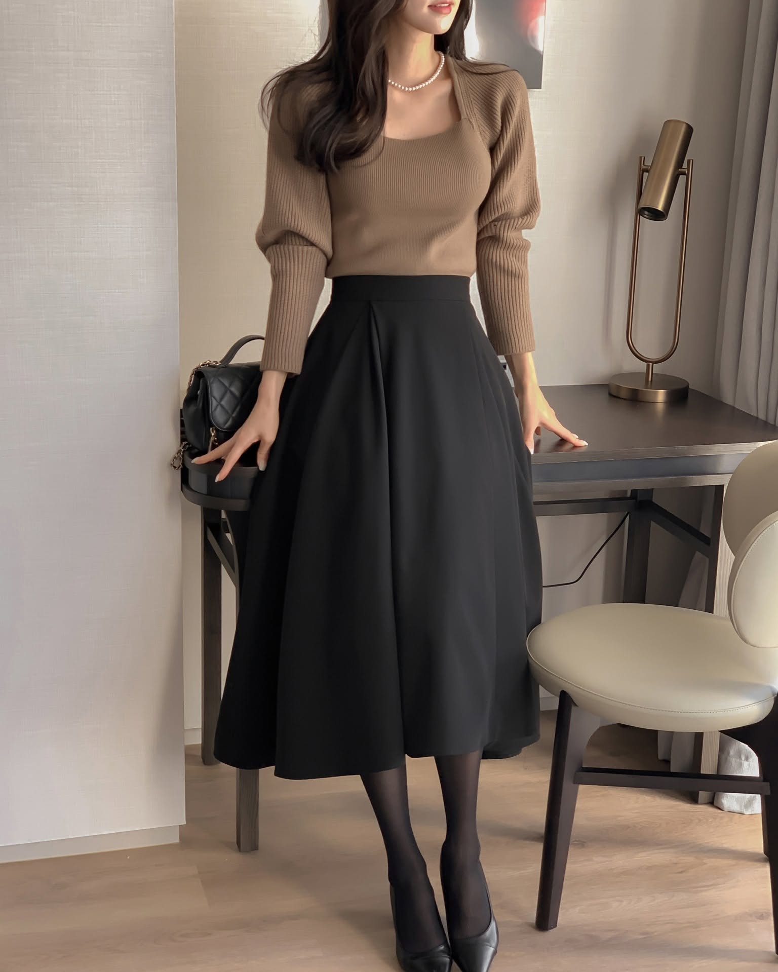 5 Mẫu chân váy hack tuổi sang trọng giúp bạn trẻ trung hơn - Ảnh 2. 5 Mẫu chân váy hack tuổi sang trọng giúp bạn trẻ trung hơn - Ảnh 2.