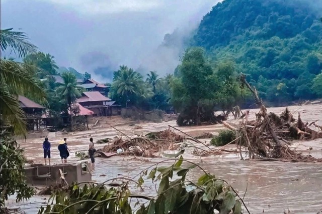 Người Việt tìm kiếm Bão nhiều nhất trong năm 2025: Thảm họa thiên nhiên chưa từng có - Ảnh 2.