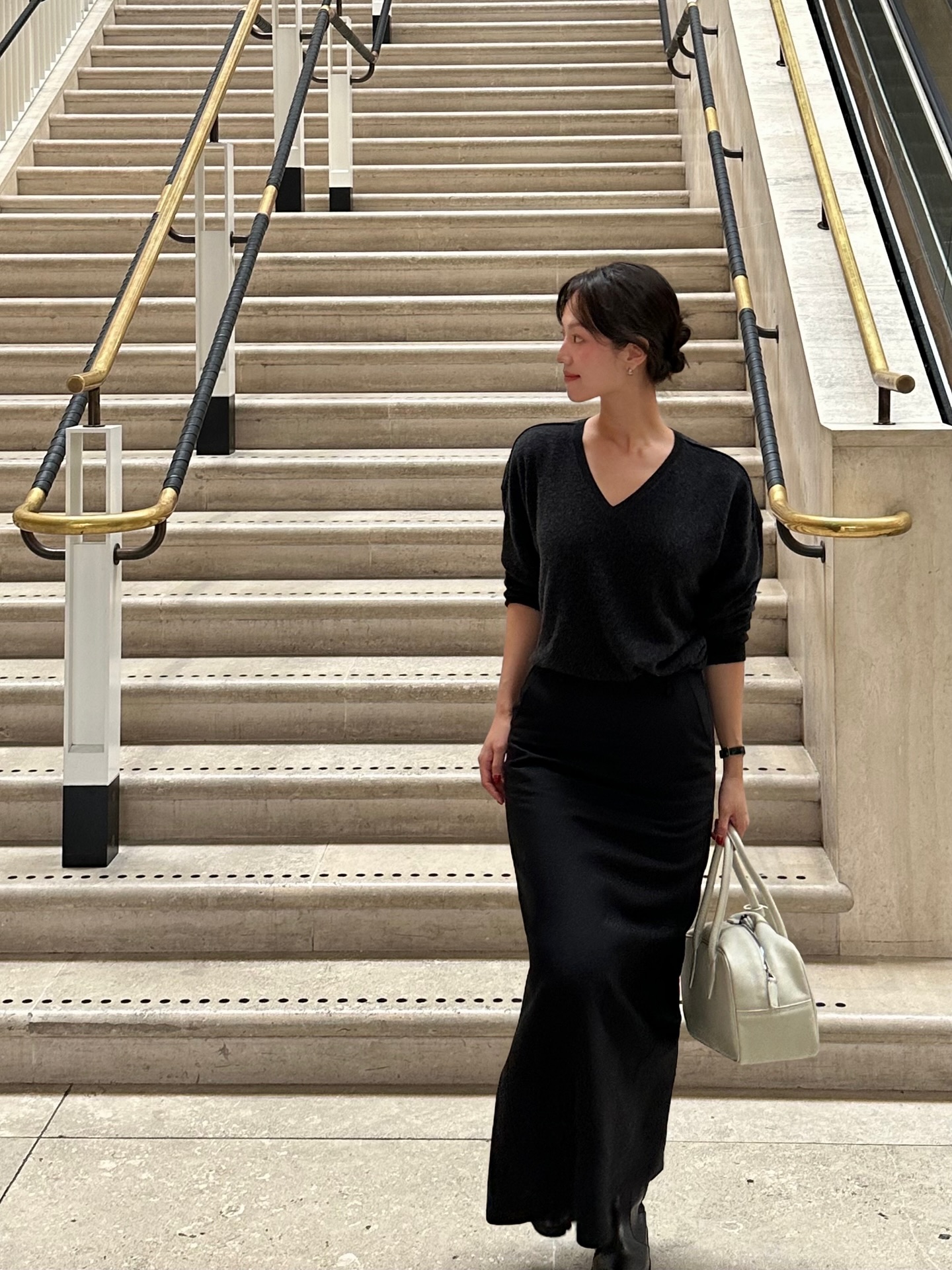 5 Item thời trang công sở không bao giờ lỗi mốt cho tủ đồ bạn thêm phong cách - Ảnh 6. 5 Item thời trang công sở không bao giờ lỗi mốt cho tủ đồ bạn thêm phong cách - Ảnh 6.