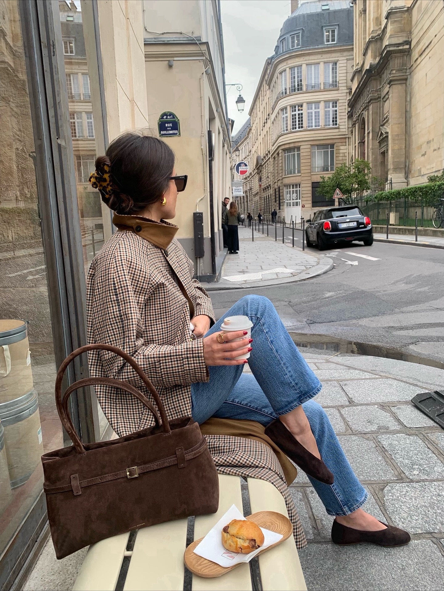 5 Mẫu giày giúp nâng tầm phong cách thời trang Pháp cho quần jeans Sành điệu - Ảnh 4. 5 Mẫu giày giúp nâng tầm phong cách thời trang Pháp cho quần jeans Sành điệu - Ảnh 4.