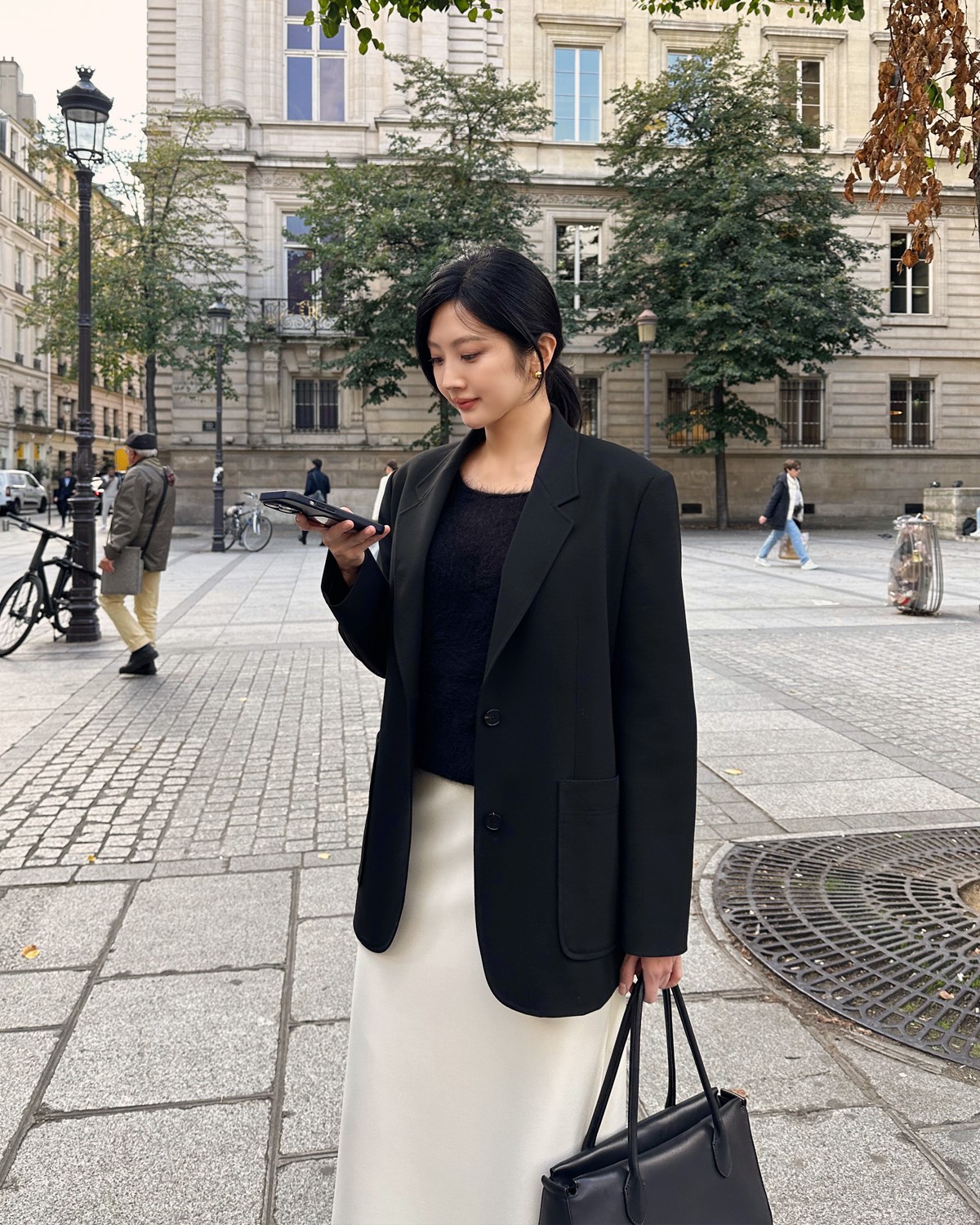 5 Mẫu chân váy hack tuổi sang trọng giúp bạn trẻ trung hơn - Ảnh 7. 5 Mẫu chân váy hack tuổi sang trọng giúp bạn trẻ trung hơn - Ảnh 7.