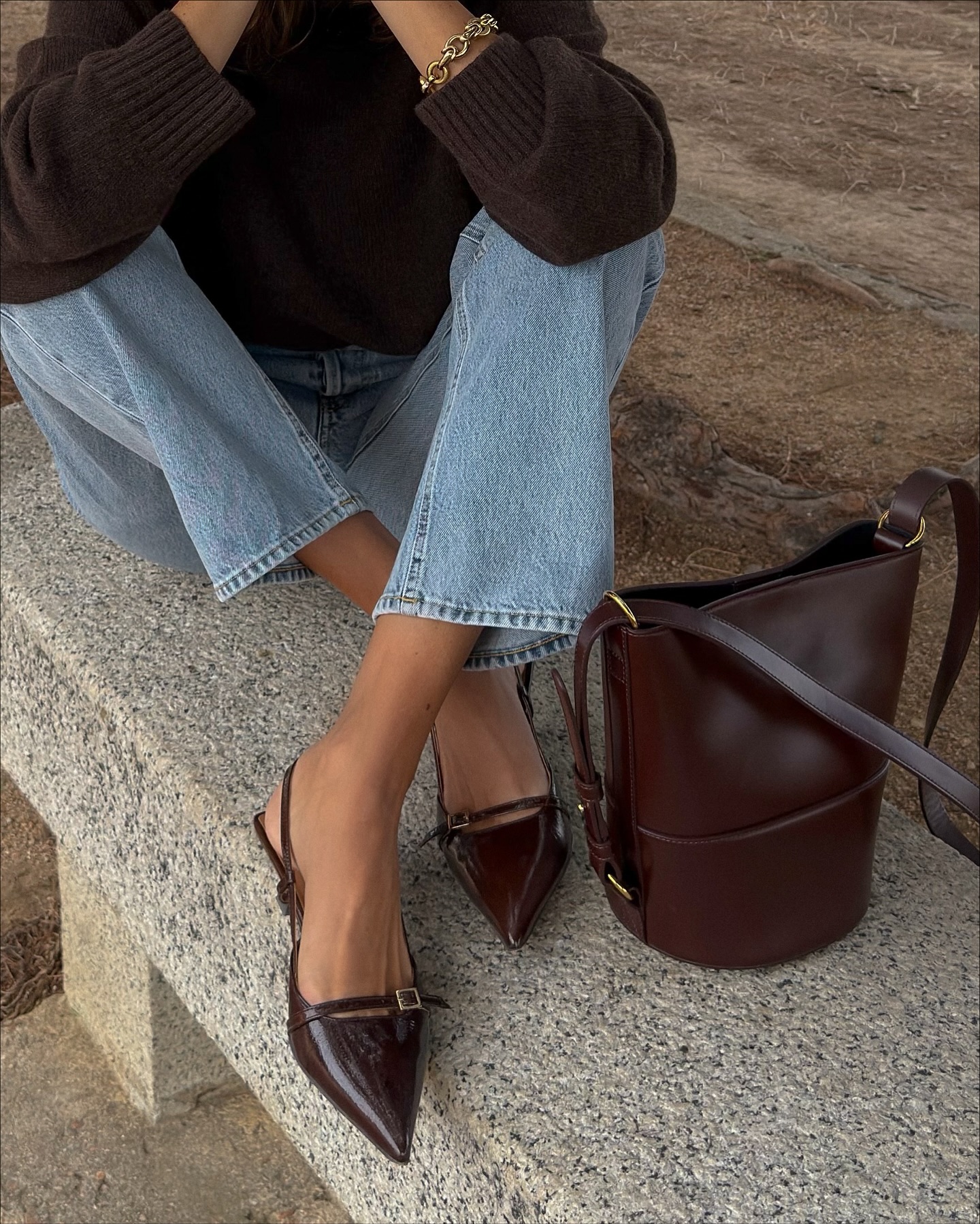 5 Mẫu giày giúp nâng tầm phong cách thời trang Pháp cho quần jeans Sành điệu - Ảnh 13. 5 Mẫu giày giúp nâng tầm phong cách thời trang Pháp cho quần jeans Sành điệu - Ảnh 13.