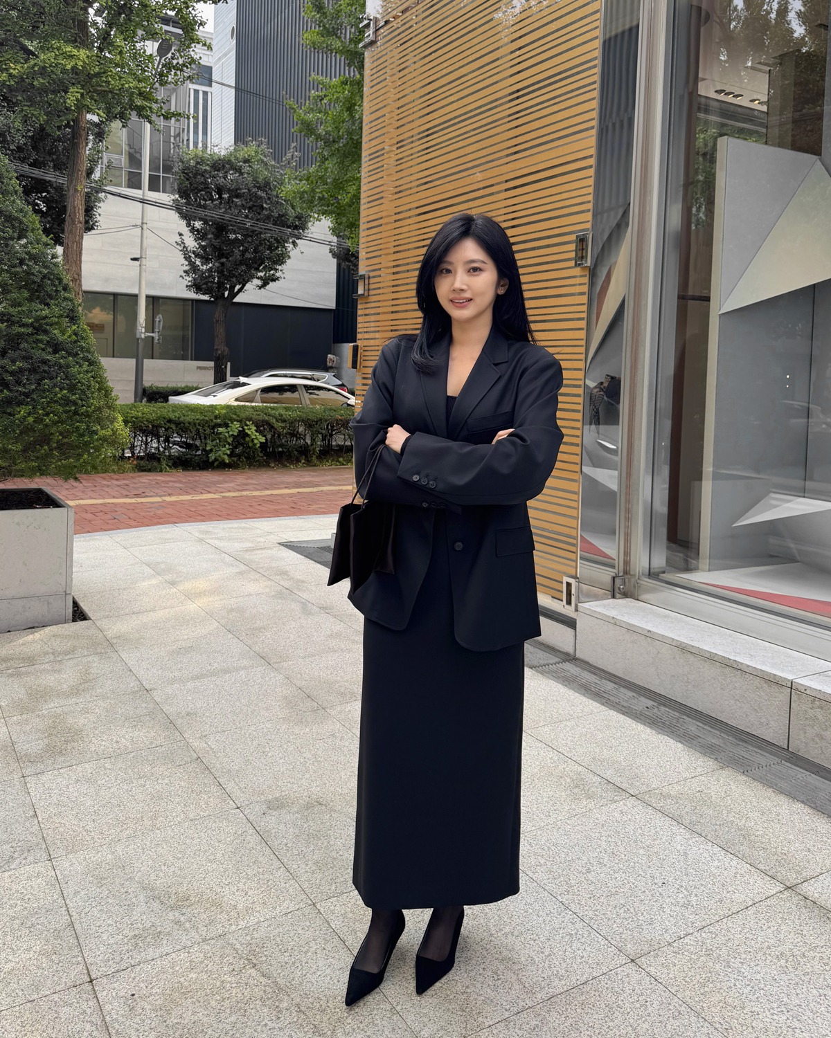 5 Item thời trang công sở không bao giờ lỗi mốt cho tủ đồ bạn thêm phong cách - Ảnh 2. 5 Item thời trang công sở không bao giờ lỗi mốt cho tủ đồ bạn thêm phong cách - Ảnh 2.