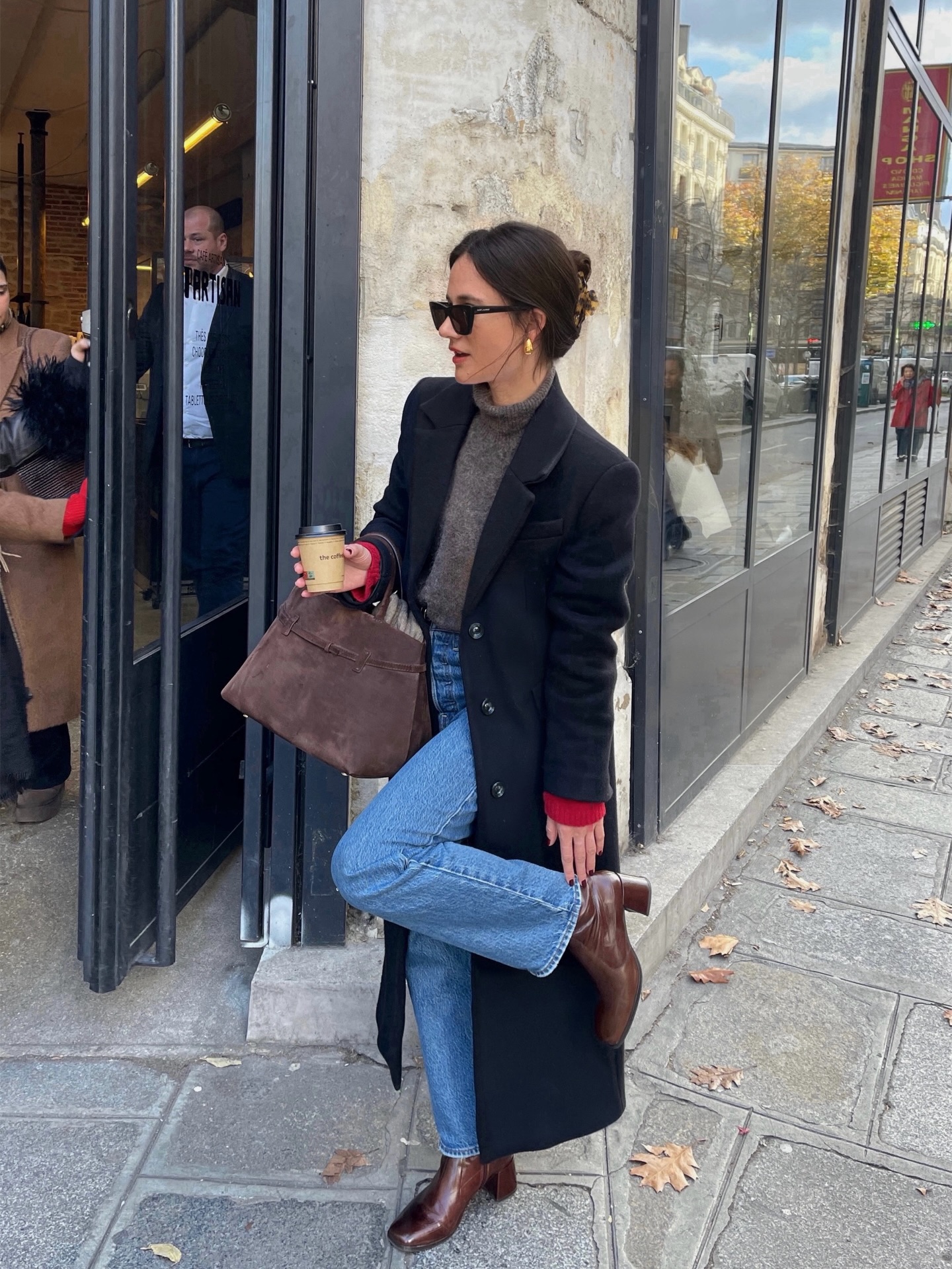 5 Mẫu giày giúp nâng tầm phong cách thời trang Pháp cho quần jeans Sành điệu - Ảnh 1. 5 Mẫu giày giúp nâng tầm phong cách thời trang Pháp cho quần jeans Sành điệu - Ảnh 1.