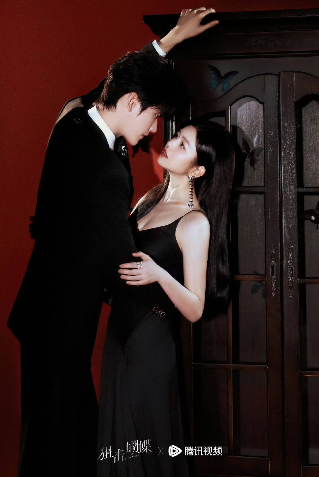 Phát ngượng với phim ngôn tình Trung Quốc nhiều cảnh hôn nhất 2025, cặp chính lệch nhau 19 tuổi mà cháy hơn Free Fire- Ảnh 2. Phát ngượng với phim ngôn tình Trung Quốc nhiều cảnh hôn nhất 2025, cặp chính lệch nhau 19 tuổi mà cháy hơn Free Fire- Ảnh 2.