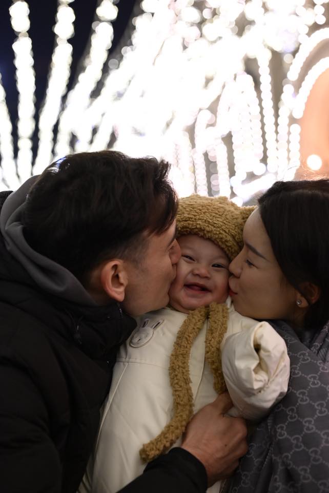 Gia đình thủ môn Lâm Tây và Yến Xuân đưa con trai về Nga, khung hình gia đình đẹp xuất sắc- Ảnh 4. Gia đình thủ môn Lâm Tây và Yến Xuân đưa con trai về Nga, khung hình gia đình đẹp xuất sắc- Ảnh 4.