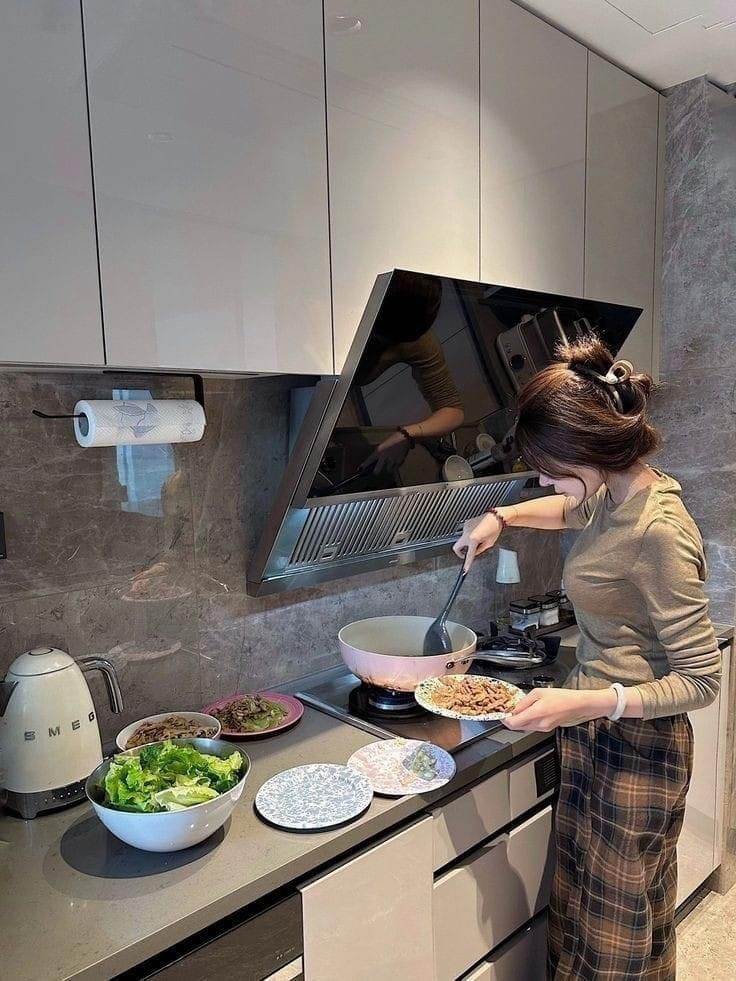 Mẹ Hà Nội chia sẻ: 2025 giá thực phẩm tăng 25%, nhưng thay đổi 2 thói quen đi chợ giúp tôi dư 6,8 triệu/năm - Ảnh 3.