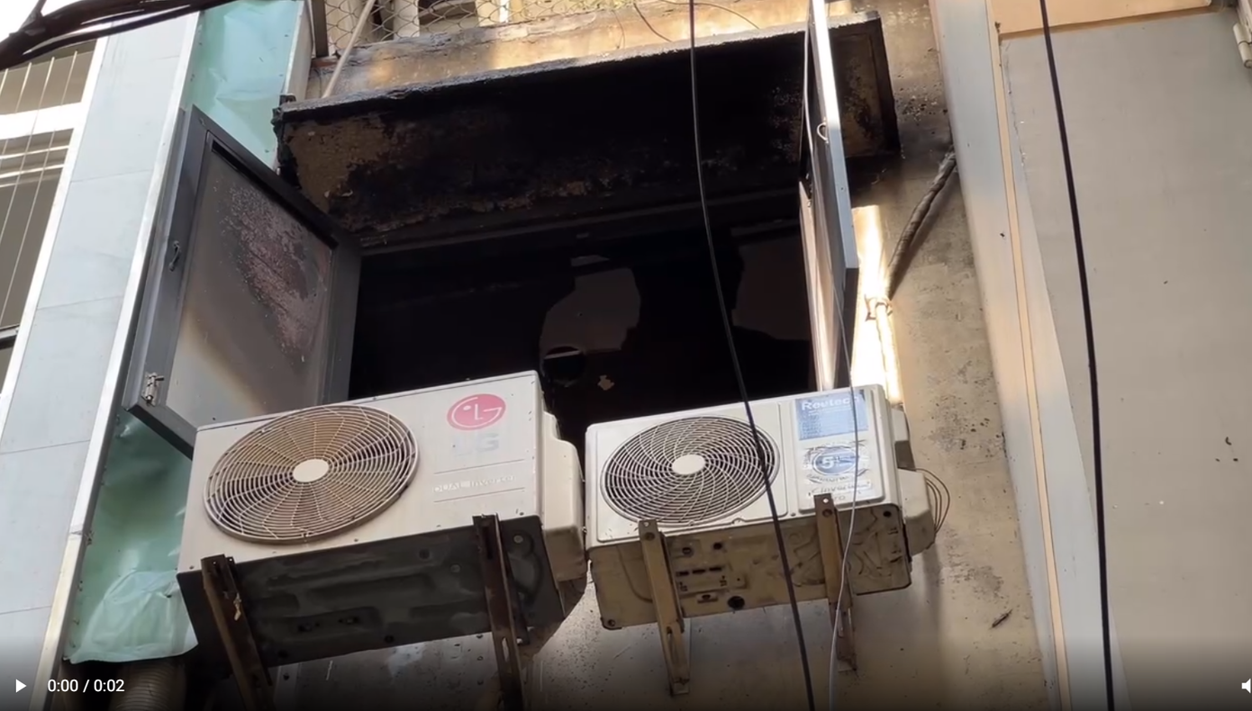 Vụ cháy quán ăn ở TPHCM: Cha gào khóc xin cứu con giữa biển lửa - Ảnh 2.