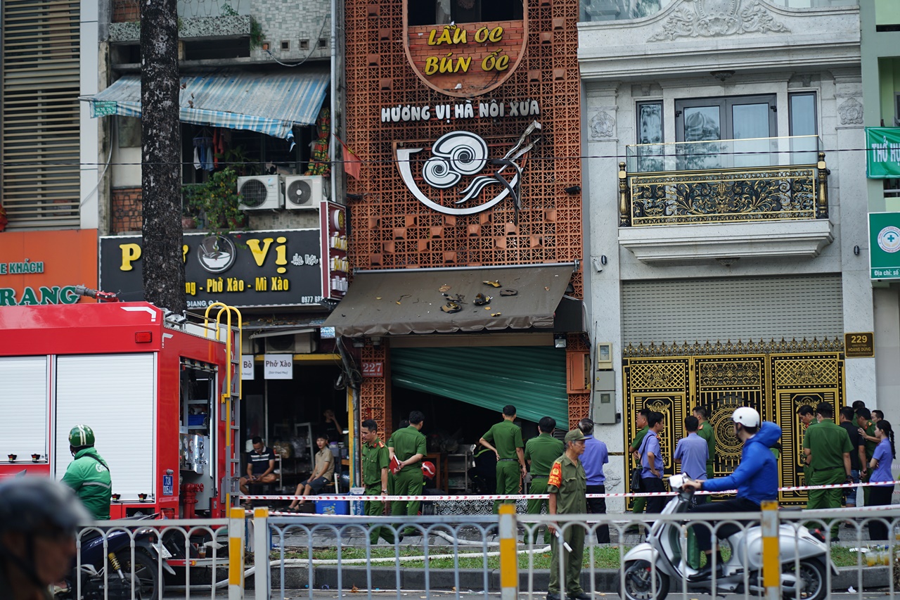 Hai cô gái thoát khỏi vụ cháy quán ăn ở tp . Hcm: Câu chuyện cảm động và hy hữu - Ảnh 2.