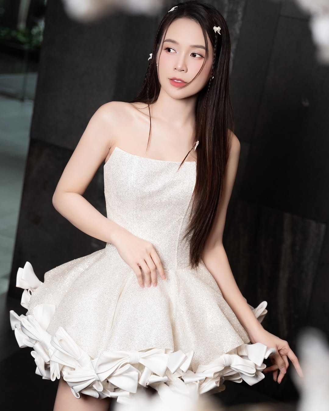 Mẹ bỉm Sam lần đầu dám làm điều này trên thảm đỏ - Ảnh 5. Mẹ bỉm Sam lần đầu dám làm điều này trên thảm đỏ - Ảnh 5.