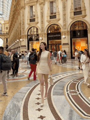 Mặc váy ngắn cũn nhưng lần này Đỗ Hà lại được khen!- Ảnh 3.