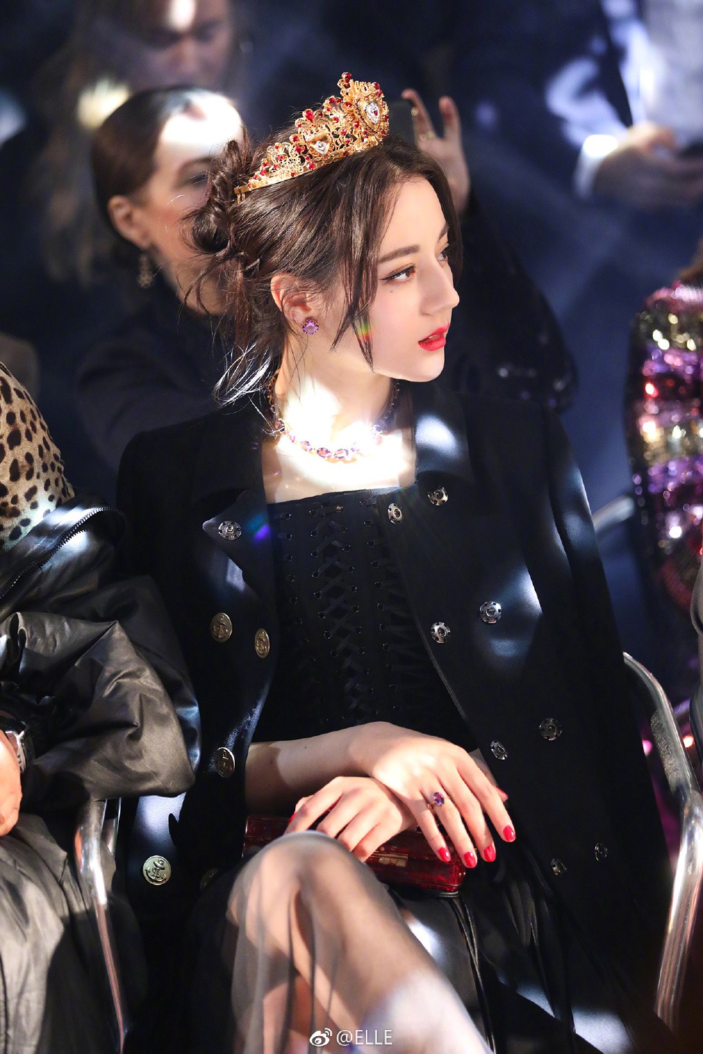 Sốc với tin Địch Lệ Nhiệt Ba đã biến mất khỏi showbiz, có thế thân thay cô dự sự kiện suốt thời gian qua- Ảnh 4. Sốc với tin Địch Lệ Nhiệt Ba đã biến mất khỏi showbiz, có thế thân thay cô dự sự kiện suốt thời gian qua- Ảnh 4.