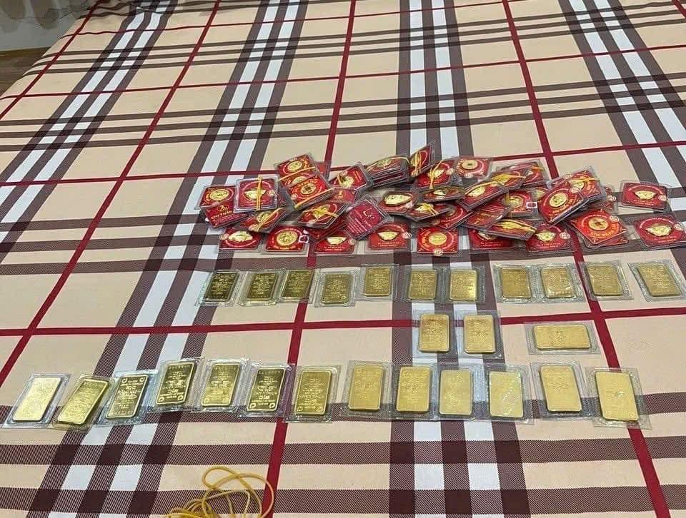 Bức ảnh 10 năm mua vàng sướng cả mắt- Ảnh 1. Bức ảnh 10 năm mua vàng sướng cả mắt- Ảnh 1.