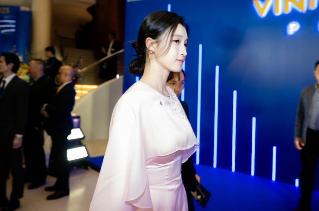 Hiếm ai làm được như Phương Nhi- Ảnh 3. Hiếm ai làm được như Phương Nhi- Ảnh 3.