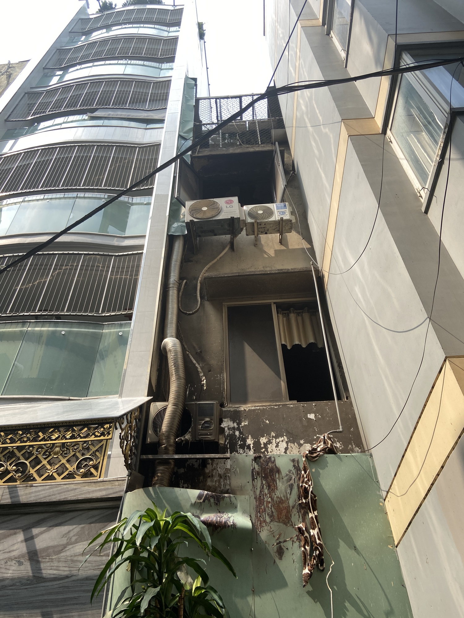 Vụ cháy quán bún ốc tại TP.HCM: 3 mẹ con tử vong gây chấn động cộng đồng - Ảnh 2. Vụ cháy quán bún ốc tại TP.HCM: 3 mẹ con tử vong gây chấn động cộng đồng - Ảnh 2.