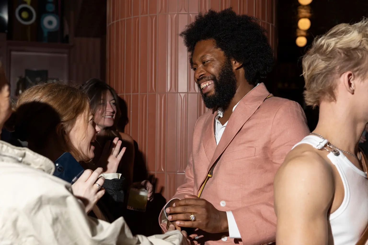 Bắt khẩn cấp diễn viên H ở sân bay vì buôn chất cấm- Ảnh 3. Bắt khẩn cấp diễn viên H ở sân bay vì buôn chất cấm- Ảnh 3.