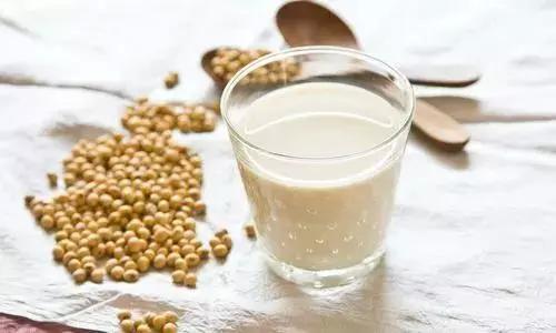 Hóa ra đây là 5 loại nước không nên đựng trong bình giữ nhiệt: Tôi đã phát hiện ra và chia sẻ với gia đình- Ảnh 2.