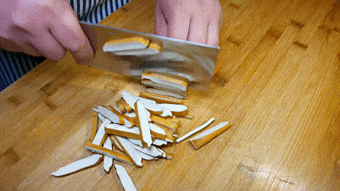 Cần tây: Món ngon giúp làm sạch mạch máu và ngăn ngừa đột qụy hiệu quả - Ảnh 3. Cần tây: Món ngon giúp làm sạch mạch máu và ngăn ngừa đột qụy hiệu quả - Ảnh 3.