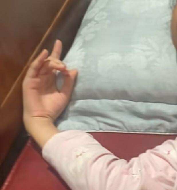 Xôn xao MXH: Ông bố khoe chữa viêm họng cho con bằng cách... dùng chanh muối để thụt đại tràng- Ảnh 3. Xôn xao MXH: Ông bố khoe chữa viêm họng cho con bằng cách... dùng chanh muối để thụt đại tràng- Ảnh 3.