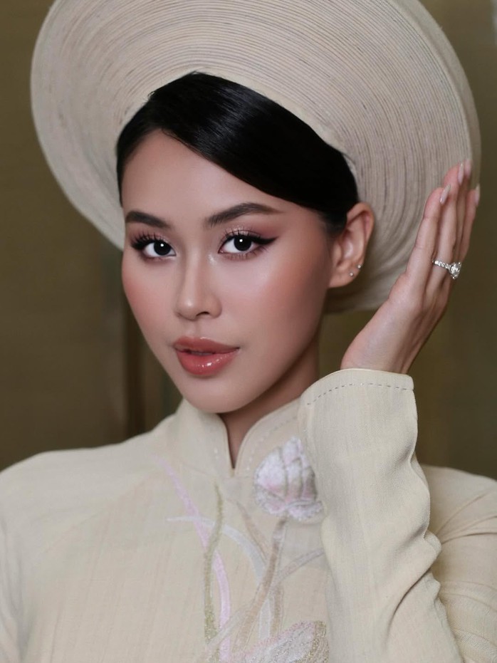 Có gì ở đám cưới con gái tỉ phú kiểm soát mạng lưới bán lẻ tại Việt Nam, Tiên Nguyễn - Ảnh 2.