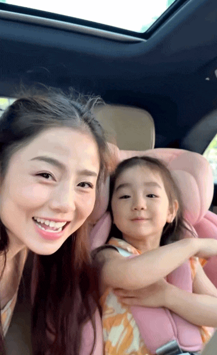 Mẹ 2 con từng là Mẹ 2 con từng là