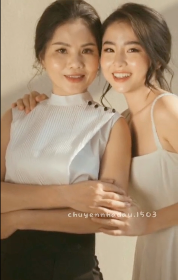 Mẹ 2 con từng là Mẹ 2 con từng là