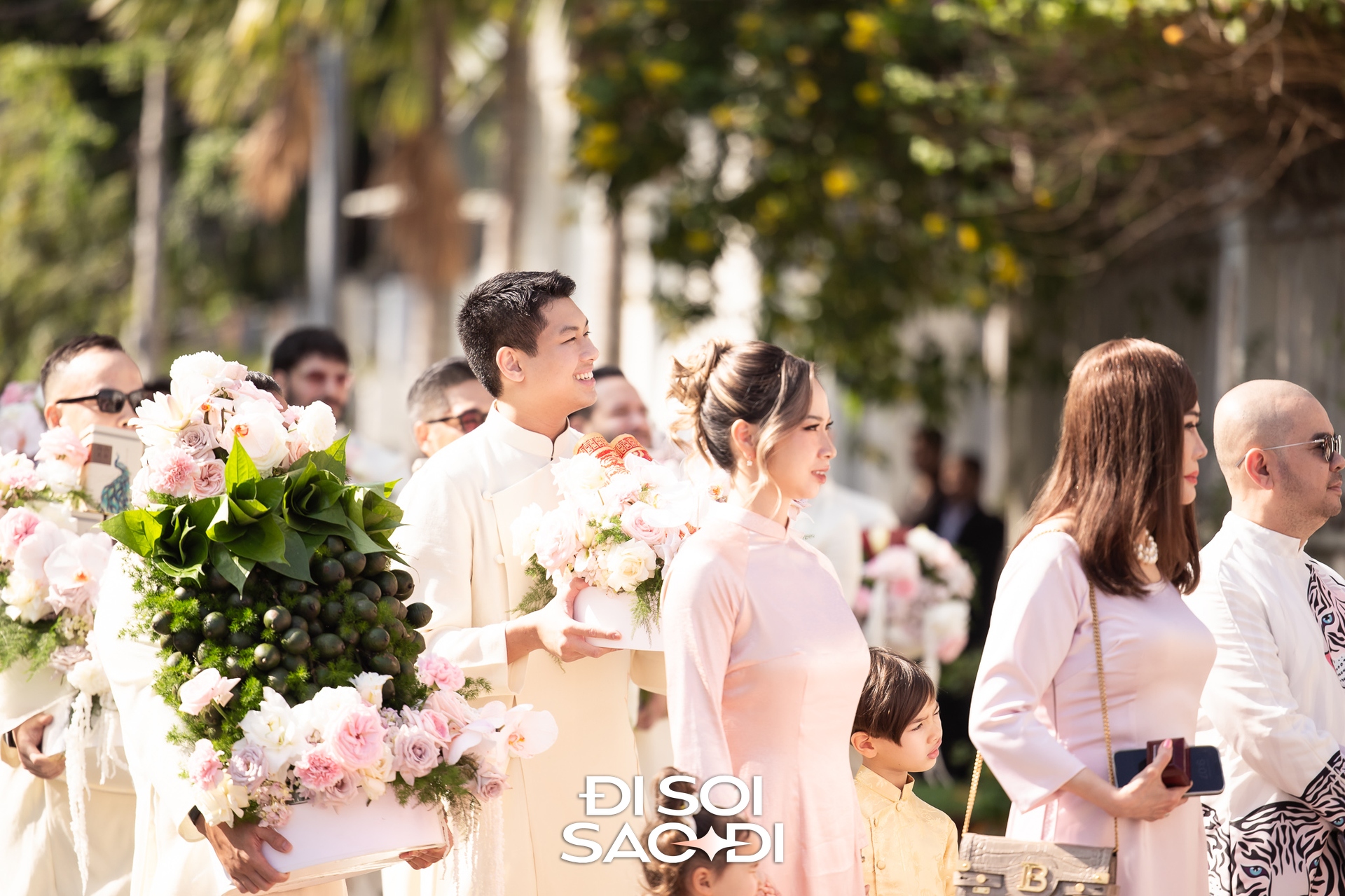 Đám cưới Tiên Nguyễn: Hôn lễ sang trọng và an ninh thắt chặt tại biệt thự - Ảnh 23. Đám cưới Tiên Nguyễn: Hôn lễ sang trọng và an ninh thắt chặt tại biệt thự - Ảnh 23.