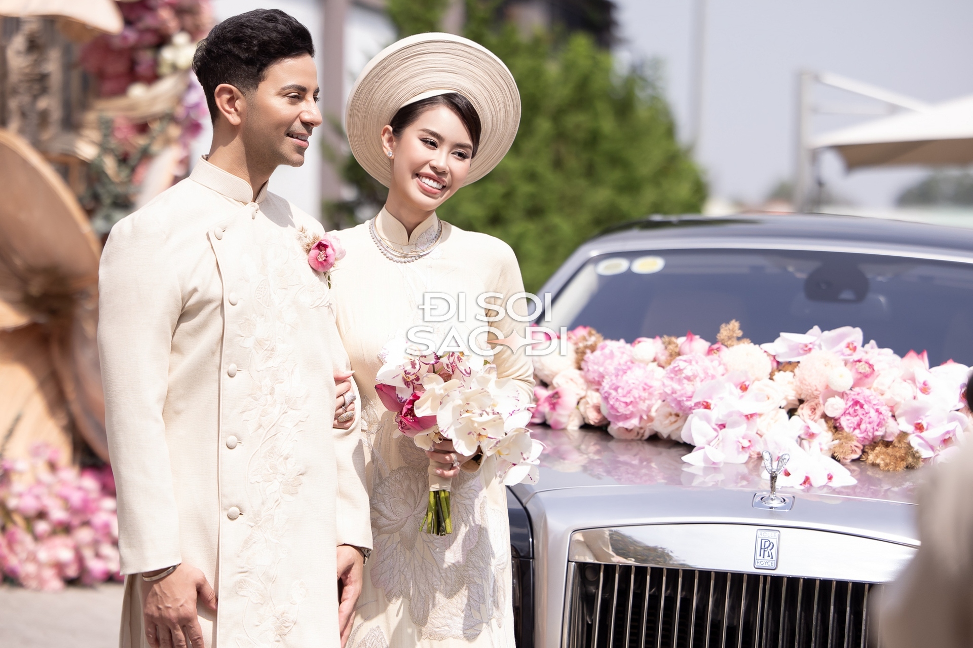 Đám cưới Tiên Nguyễn: Hôn lễ sang trọng và an ninh thắt chặt tại biệt thự - Ảnh 12. Đám cưới Tiên Nguyễn: Hôn lễ sang trọng và an ninh thắt chặt tại biệt thự - Ảnh 12.