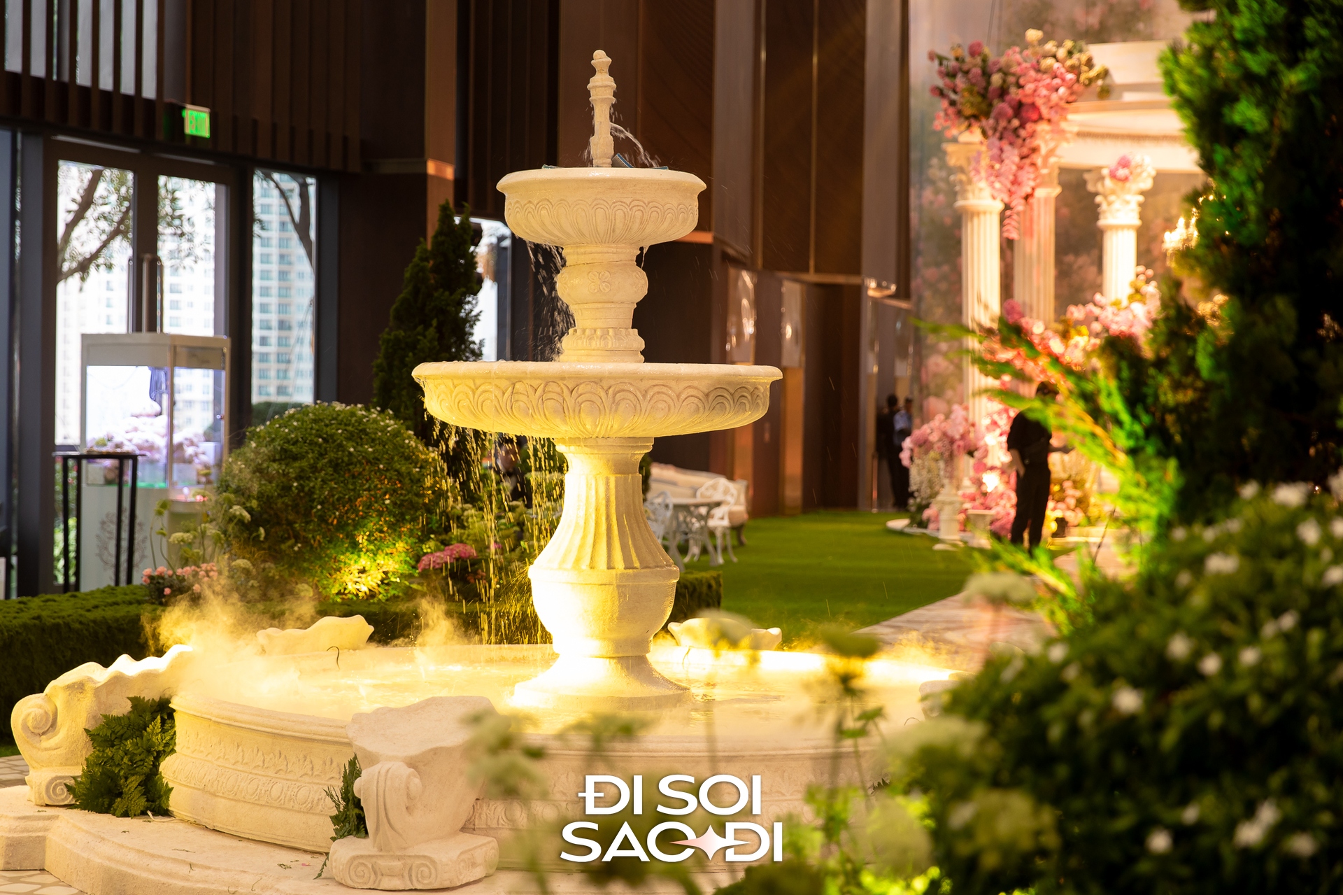 Toàn cảnh siêu lễ cưới của Tiên Nguyễn và chồng gốc Dubai: Cô dâu chú rể tình tứ, gia đình tỷ phú đến dàn khách mời Toàn cảnh siêu lễ cưới của Tiên Nguyễn và chồng gốc Dubai: Cô dâu chú rể tình tứ, gia đình tỷ phú đến dàn khách mời