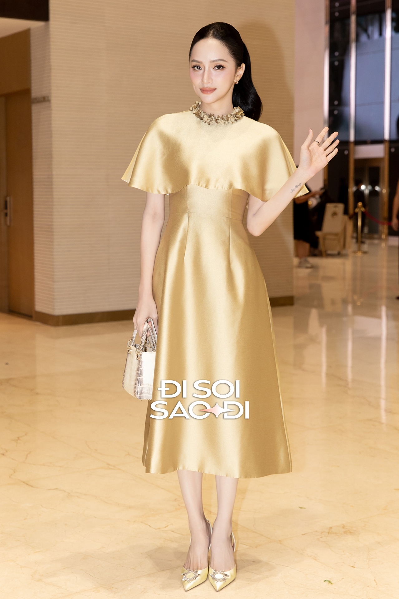 Lễ cưới của Tiên Nguyễn và chồng gốc Dubai: Cô dâu chú rể khoá môi ngọt ngào, tỷ phú Johnathan Hạnh Nguyễn phát biểu song ngữ!- Ảnh 11. Lễ cưới của Tiên Nguyễn và chồng gốc Dubai: Cô dâu chú rể khoá môi ngọt ngào, tỷ phú Johnathan Hạnh Nguyễn phát biểu song ngữ!- Ảnh 11.