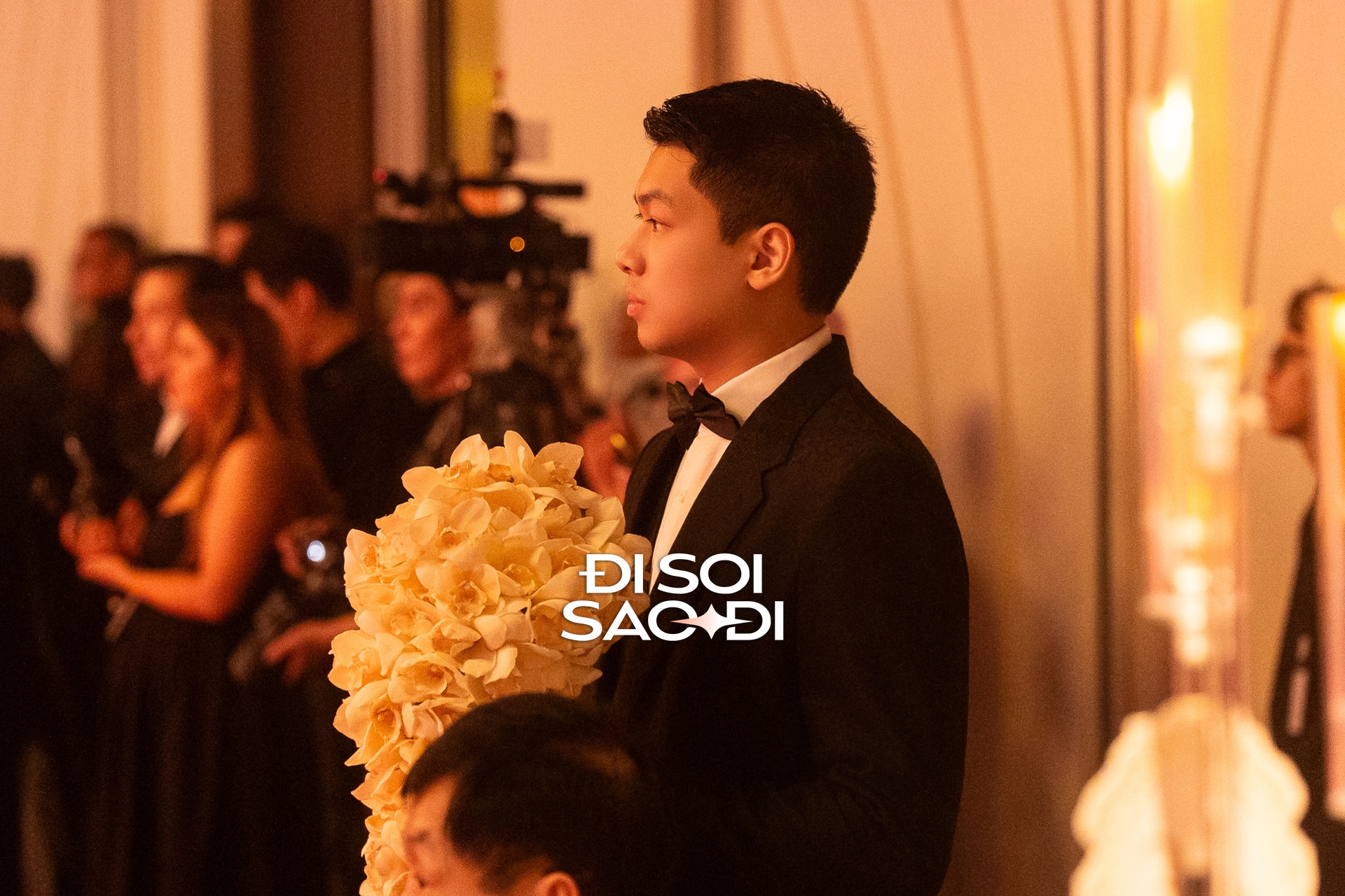 Toàn cảnh siêu lễ cưới của Tiên Nguyễn và chồng gốc Dubai: Cô dâu chú rể tình tứ, gia đình tỷ phú đến dàn khách mời Toàn cảnh siêu lễ cưới của Tiên Nguyễn và chồng gốc Dubai: Cô dâu chú rể tình tứ, gia đình tỷ phú đến dàn khách mời