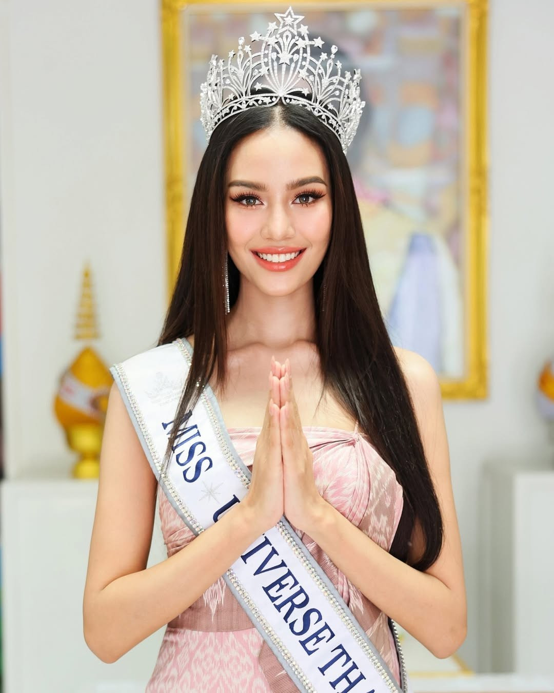 opal-suchata-chuangsri-miss-universe-thailand-2024-paid-a-courtesy-visit-to-the-ministry-of-cu-1765106727128-1765106727349672916812.jpg