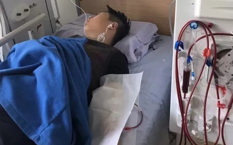 Nữ nghệ sĩ múa bị suy thận sau khi sinh con, chồng hiến thận cứu vợ: 