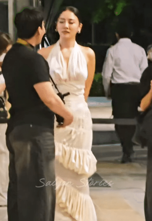 Khách mời diện đầm local brand tại lễ cưới Tiên Nguyễn: Có thiết kế chỉ 3 triệu mà cao sang, tinh tế vô cùng - Ảnh 11. Khách mời diện đầm local brand tại lễ cưới Tiên Nguyễn: Có thiết kế chỉ 3 triệu mà cao sang, tinh tế vô cùng - Ảnh 11.