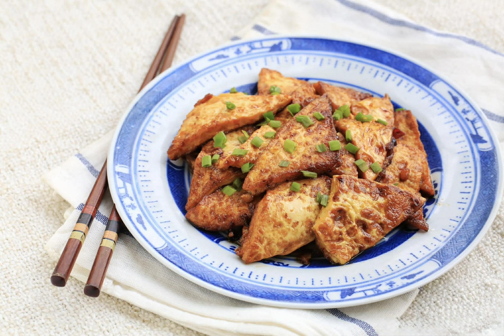 Tạm quên đậu phụ chiên hay sốt cà chua đi: Thử nấu thế này ăn cực ngon lại hợp thời tiết mùa đông - Ảnh 1.