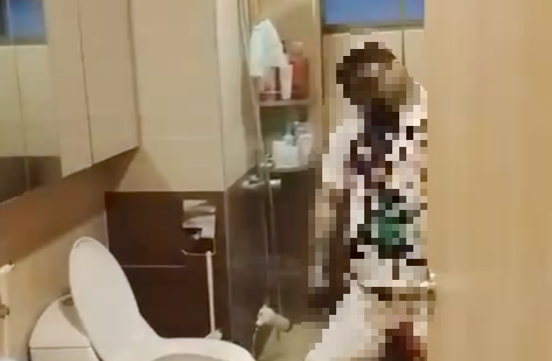 Phát hiện người đàn ông tử vong trong nhà vệ sinh chung cư TPHCM - Ảnh 1.