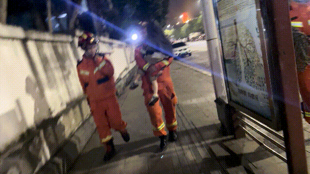 Hai đứa trẻ bỗng mất hút sau lời rỉ tai về 