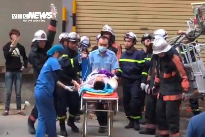 Bé trai 11 tuổi rơi từ tầng cao chung cư ở Hà Nội- Ảnh 2.