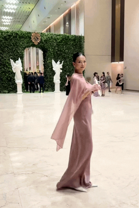 Khách mời diện đầm local brand tại lễ cưới Tiên Nguyễn: Có thiết kế chỉ 3 triệu mà cao sang, tinh tế vô cùng - Ảnh 6. Khách mời diện đầm local brand tại lễ cưới Tiên Nguyễn: Có thiết kế chỉ 3 triệu mà cao sang, tinh tế vô cùng - Ảnh 6.