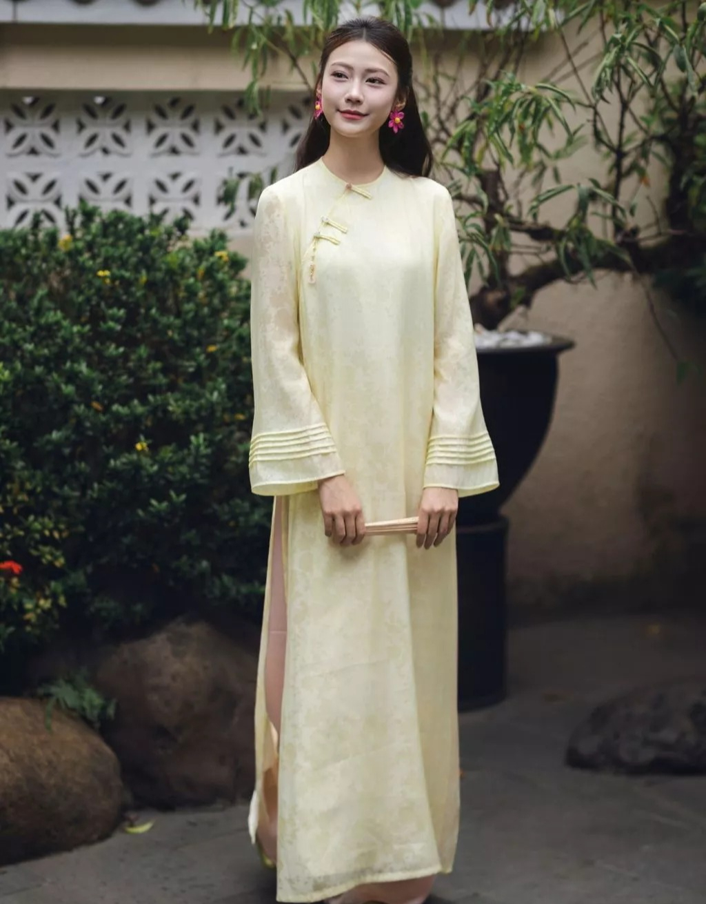 Đỗ Hà diện áo dài, gần 4 triệu người thổn thức: 1 chi tiết phong thủy gây tò mò- Ảnh 10. Đỗ Hà diện áo dài, gần 4 triệu người thổn thức: 1 chi tiết phong thủy gây tò mò- Ảnh 10.