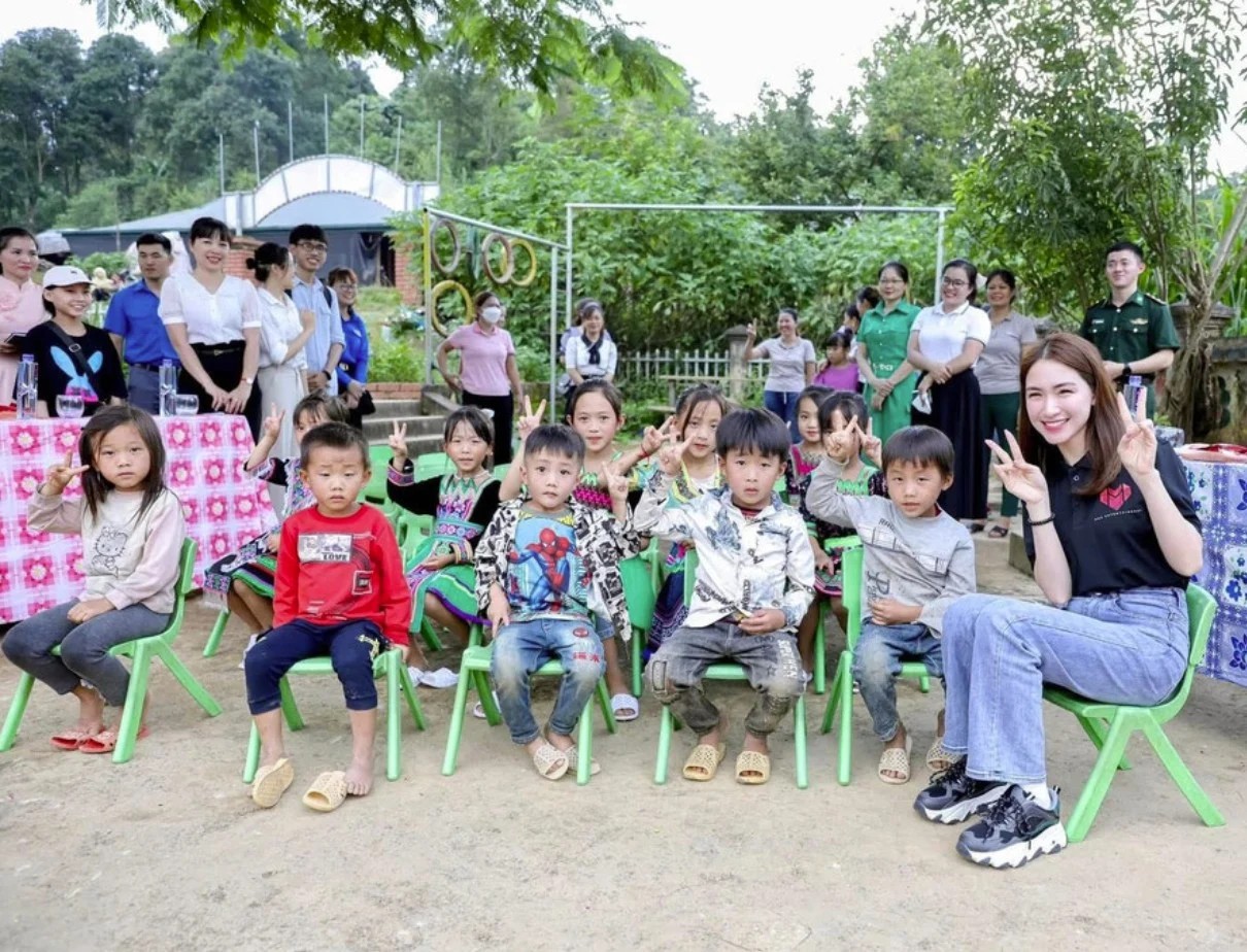 Số tiền Hòa Minzy và Đen Vâu ủng hộ cho dự án nuôi em là bao nhiêu? - Ảnh 2. Số tiền Hòa Minzy và Đen Vâu ủng hộ cho dự án nuôi em là bao nhiêu? - Ảnh 2.