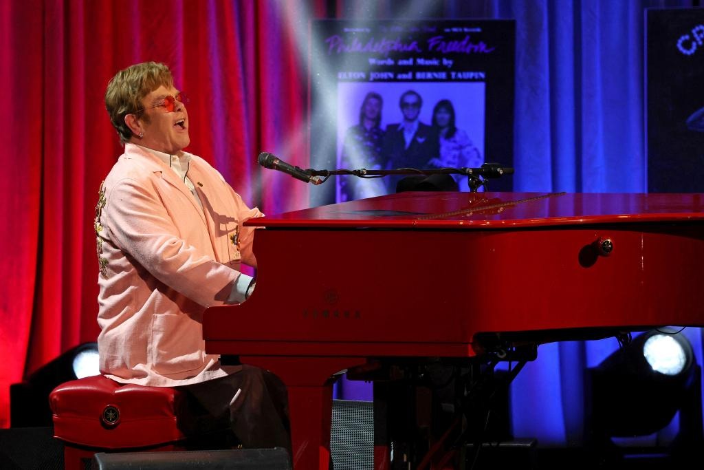 honoree-elton-john-performs-onst-235906-1765253919150-17652539197541396693670.jpg