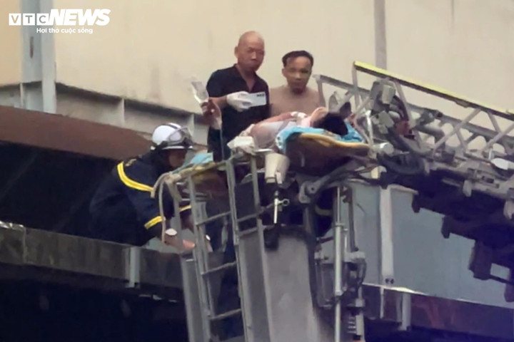 Bé trai 11 tuổi rơi từ tầng cao chung cư ở Hà Nội- Ảnh 1.