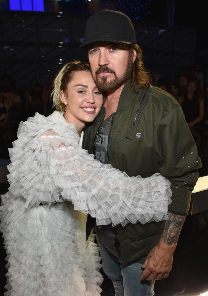 singers-miley-cyrus-billy-ray-11-004901-1765262862168-1765262862594855545343.jpg