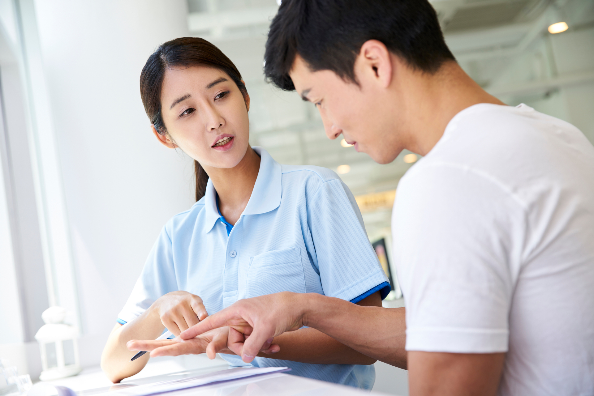 Tôi quyết định ly hôn khi chồng vừa đưa 2 tỷ, biết lý do, mọi người đều gật đầu tán thành, còn đồng loạt: "Đáng đời anh ta" - Ảnh 1. Tôi quyết định ly hôn khi chồng vừa đưa 2 tỷ, biết lý do, mọi người đều gật đầu tán thành, còn đồng loạt: "Đáng đời anh ta" - Ảnh 1.