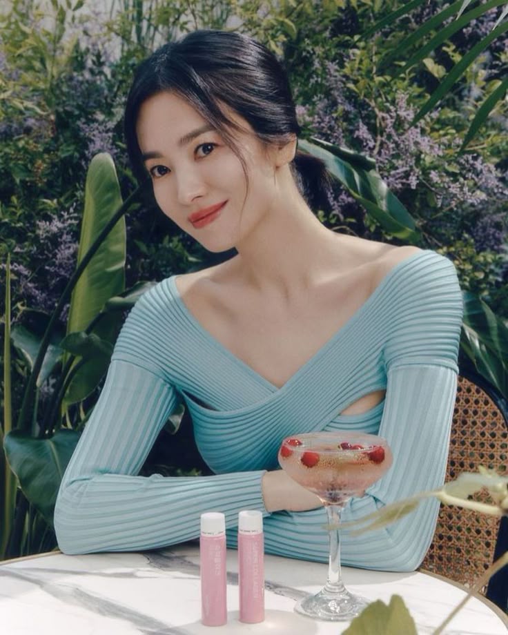 Hướng Dẫn Mặc Đồ Theo Ngũ Hành Ngày 11/02/2025: Mặc Đẹp, Đón May Mắn! - Ảnh 1. Hướng Dẫn Mặc Đồ Theo Ngũ Hành Ngày 11/02/2025: Mặc Đẹp, Đón May Mắn! - Ảnh 1.