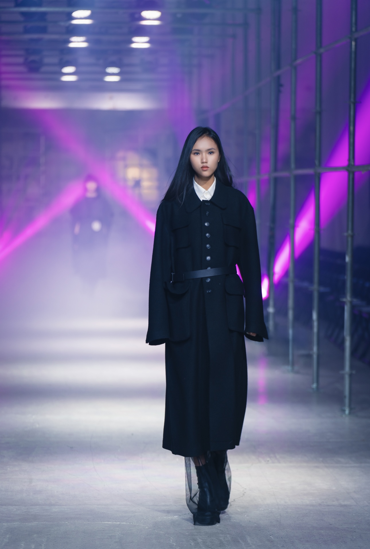 Nhan sắc mẫu Việt cao 1m77 được ví như 'viên ngọc đen' ở Seoul Fashion Week - Ảnh 1.