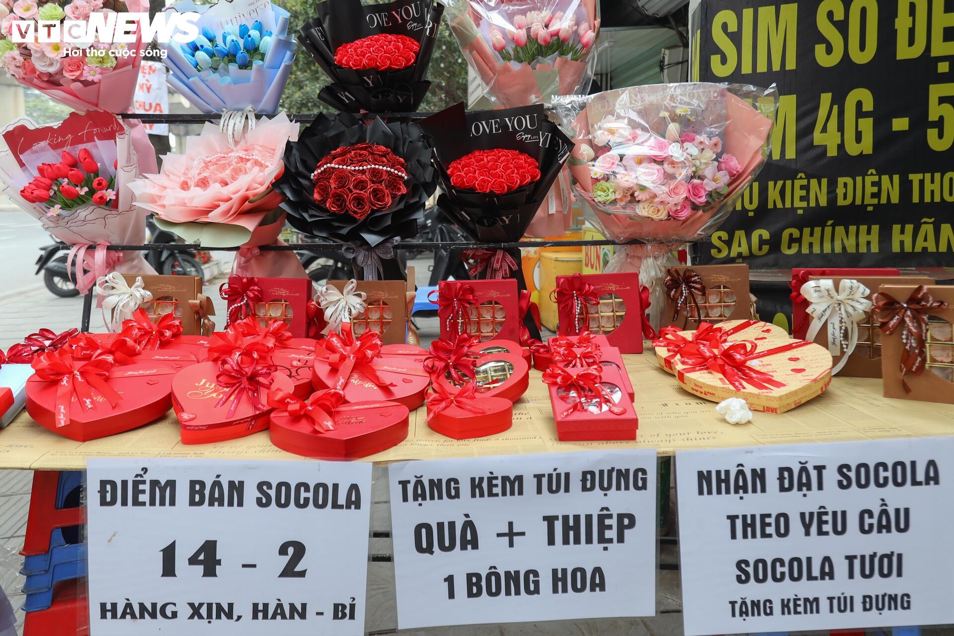 3 tiếng chốt 50 đơn, cửa hàng socola 'hốt bạc' mùa Valentine 2025 - Ảnh 12.