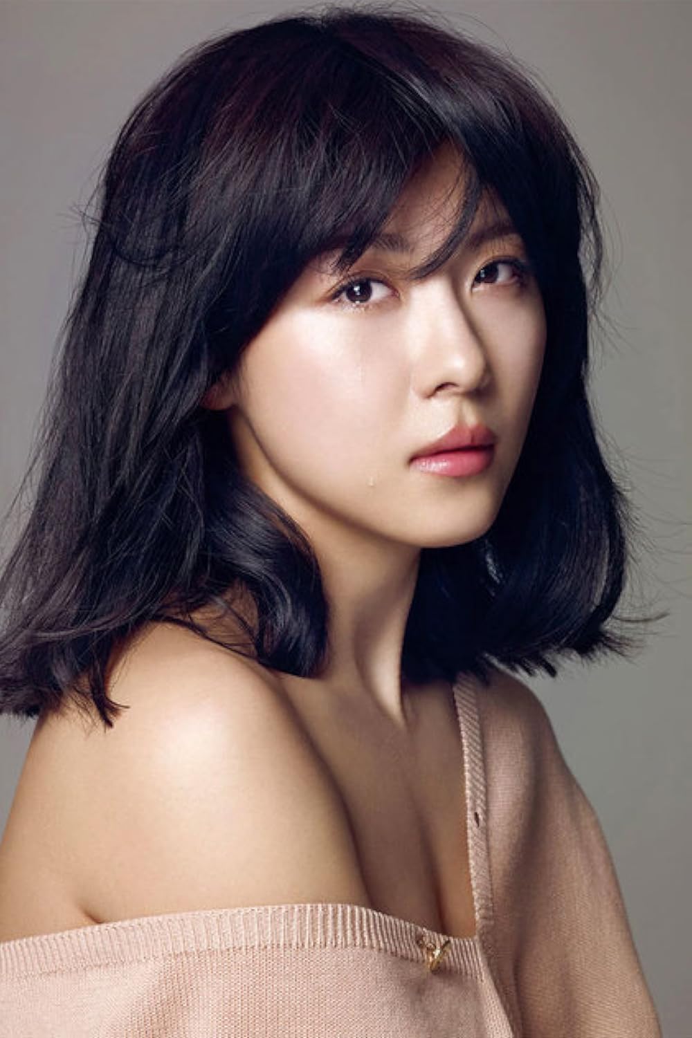 ha-ji-won6-1739322549492-17393225497211178230363.jpg