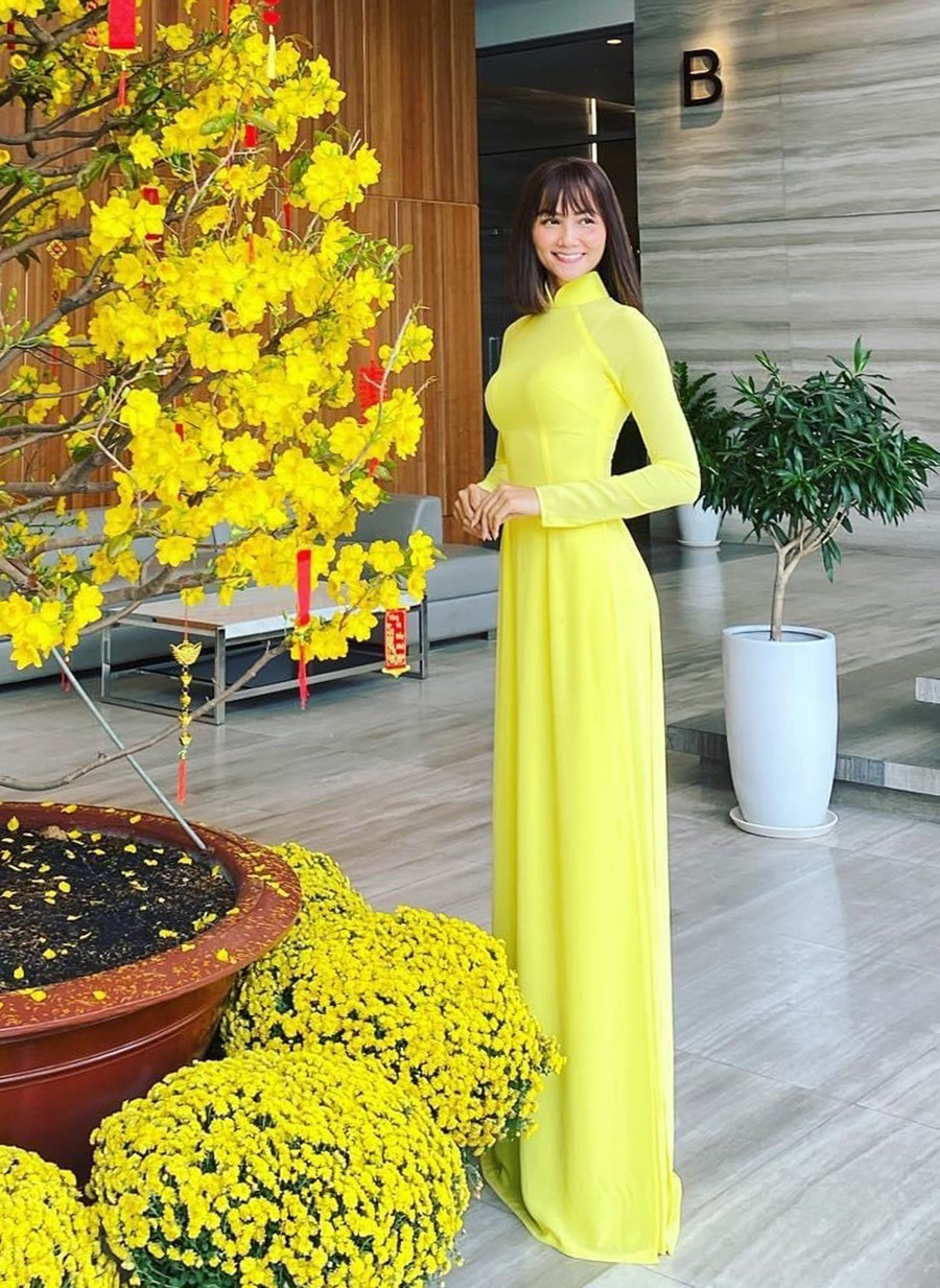 hoa-hau-hhen-nie-mac-ao-dai-tet-2021-16778990621411520146414-17392900800181544463366-1739335205005-17393352051281261538169.png